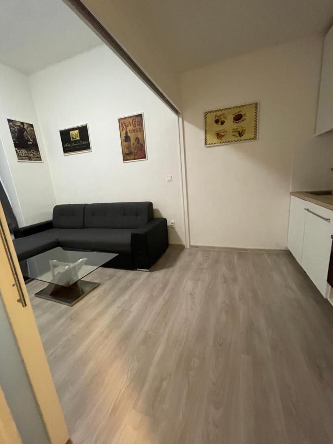 Red&Black Apartment City Centr, Na Hradbach 118 Ostrava Exterior foto
