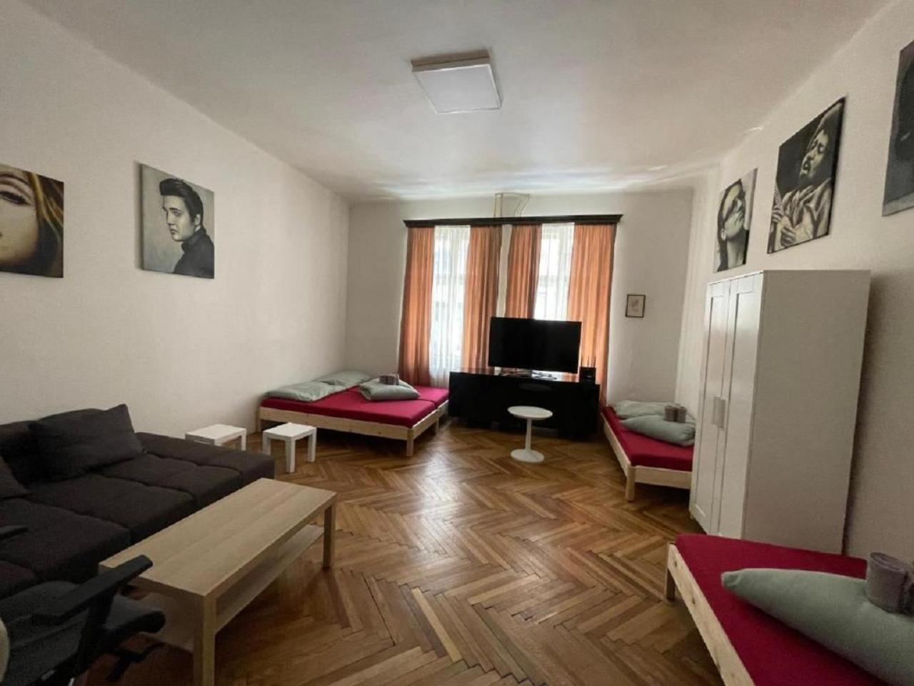 Red&Black Apartment City Centr, Na Hradbach 118 Ostrava Exterior foto
